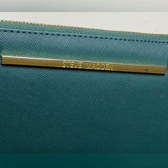 Steve Madden Emerald Green Zip Around Wallet Wristlet - Picture 8 of 10